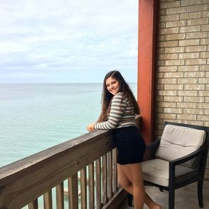 Meet your Posher, Daniela